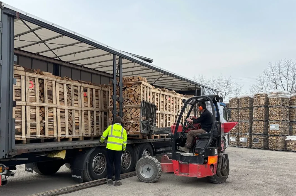 Livraisons de bois de chauffage, granulés de Bois et Bûches compressées livrés autour de moi ?